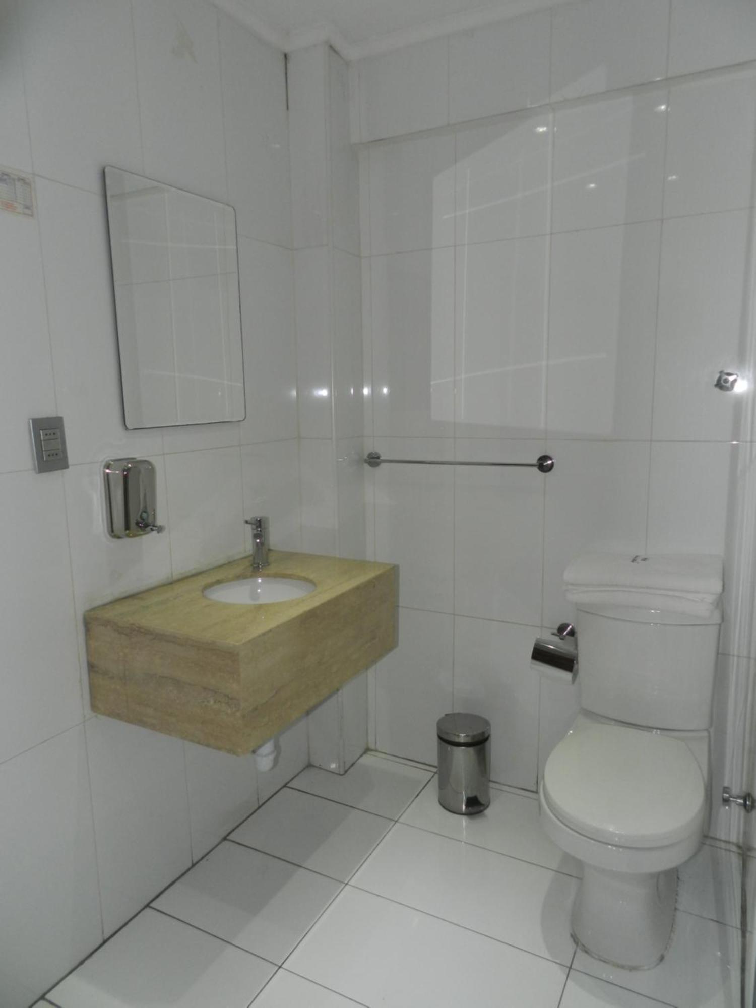 Hotel Guayaquil ซานติอาโก ภายนอก รูปภาพ