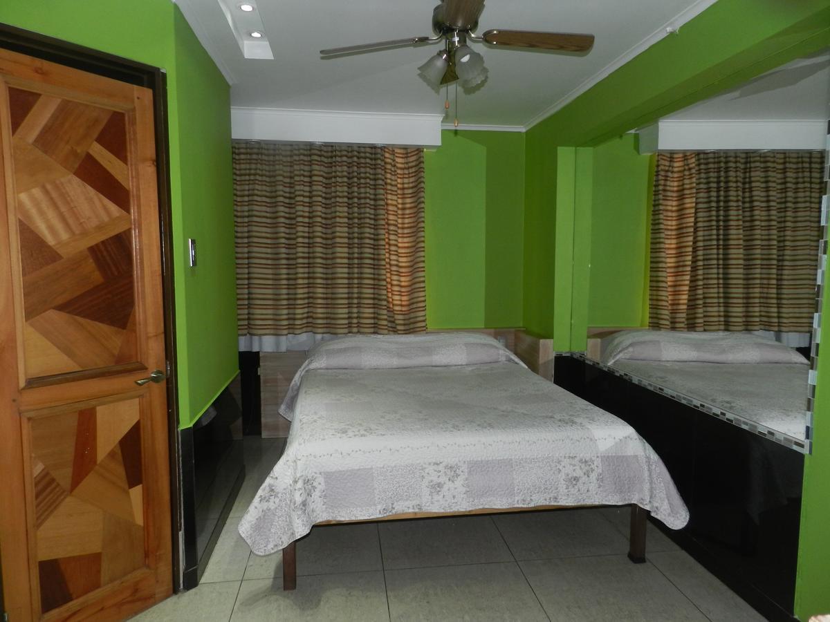 Hotel Guayaquil ซานติอาโก ภายนอก รูปภาพ