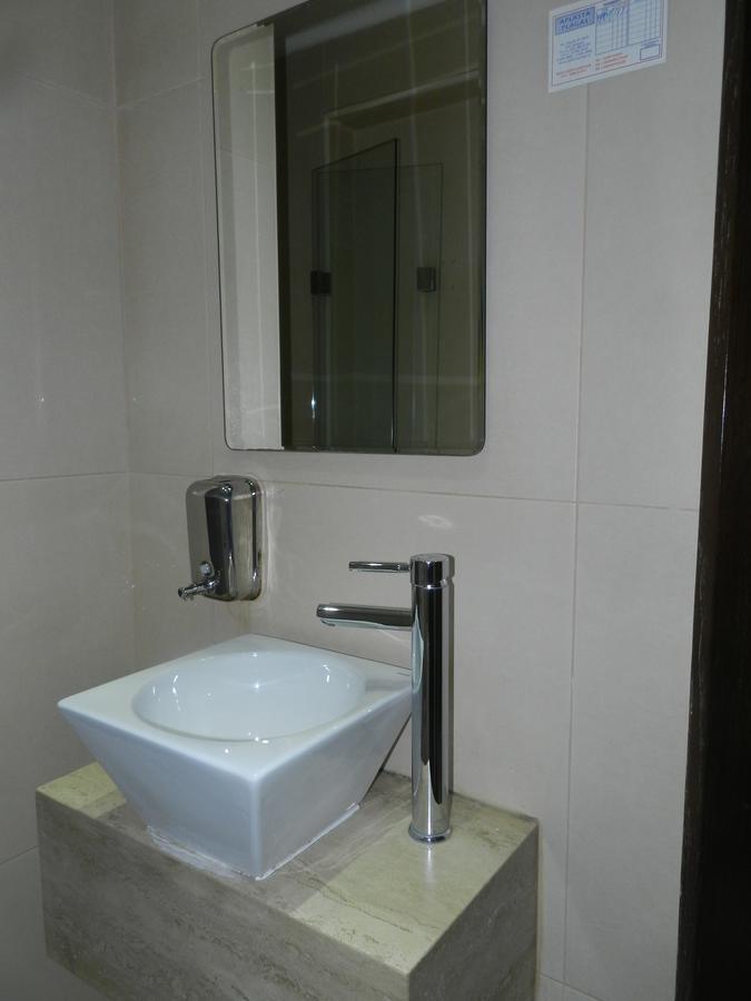 Hotel Guayaquil ซานติอาโก ภายนอก รูปภาพ