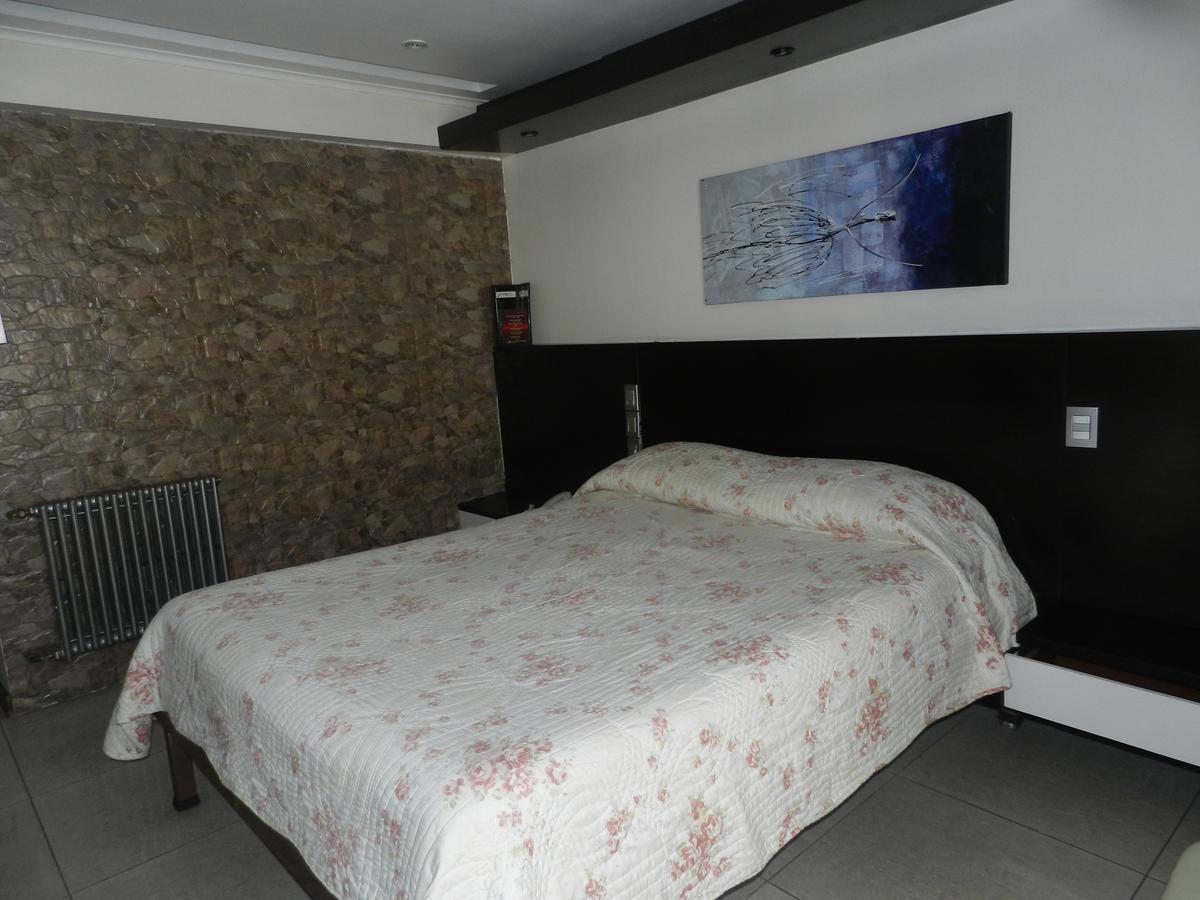 Hotel Guayaquil ซานติอาโก ภายนอก รูปภาพ